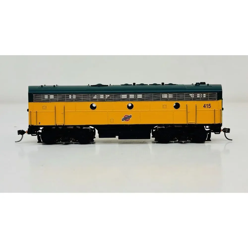 MRC Platinum HO Chicago & North Western C&NW F7B Non-Powered Dummy Diesel CD124